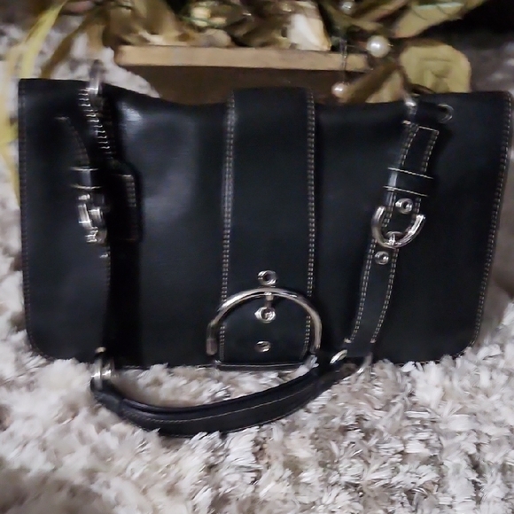 vintage Coach Soho Flap Shoulder Bag, style number 9741, in black leather - Picture 3 of 7